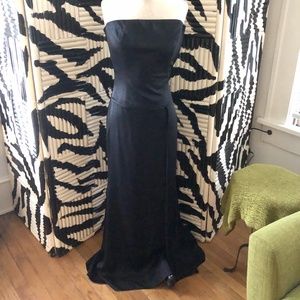 Tahari Black Silk Dress Size 2 Maxi Gown
